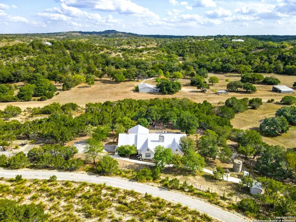 17 TRAILS END RD, Boerne, TX 78006