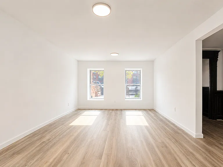 815 Willoughby Ave #1B — Photo 1