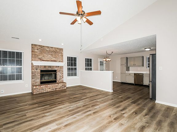 4th image of 9803 Trail Dr
