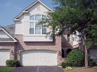 7944 Ashbrook Ct, Darien, IL 60561