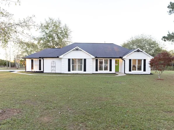 24 Lamb Rd, Opelika, AL 36804