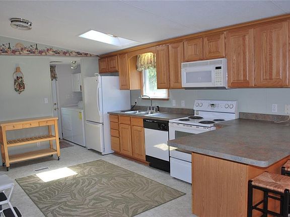 4th image of 7 Chestnut Ln