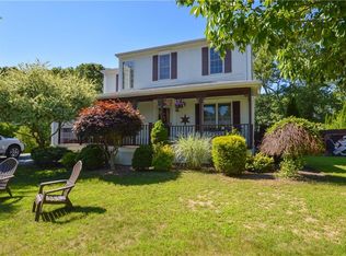 16 Wildflower Dr, Coventry, RI 02816