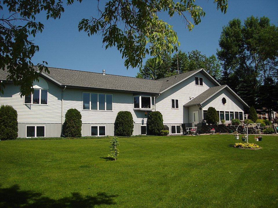 1st image of 45107 Crystal Hills Dr