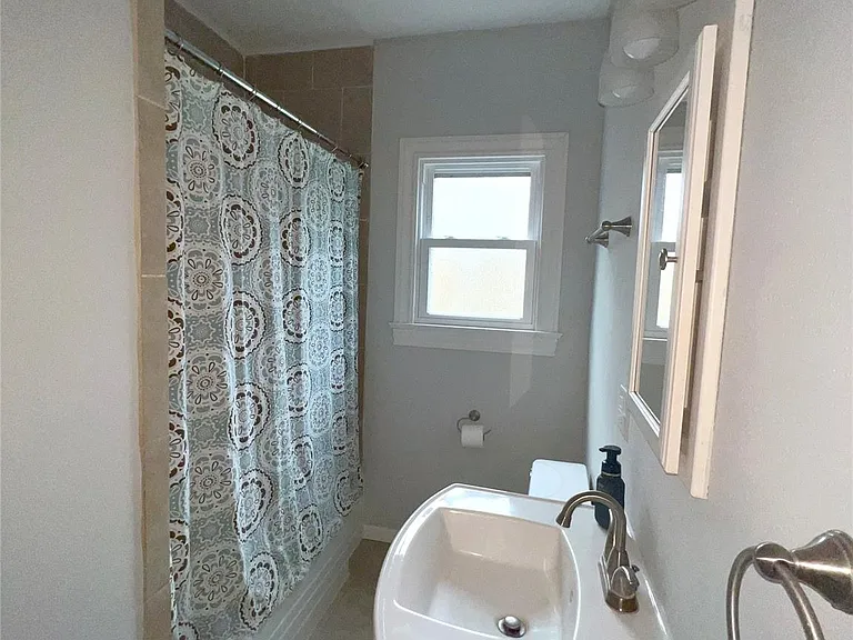 801 Avenue F — Photo 20