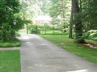 2nd image of 4 Bonaventure Dr