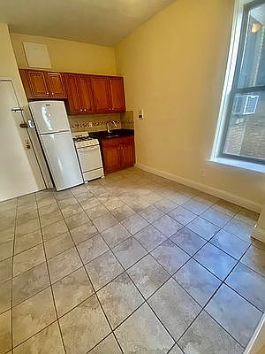 5th image of 336 E 83rd St APT 2A