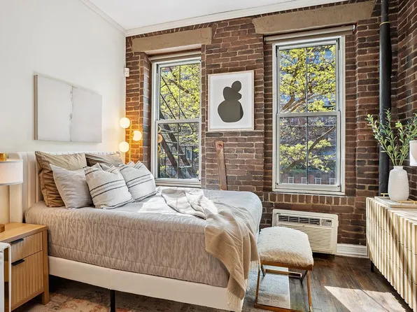 92 Horatio St APT 2L, Manhattan, NY 10014