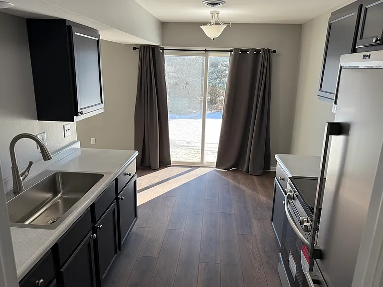 102 W Countryside Pkwy #C — Photo 4