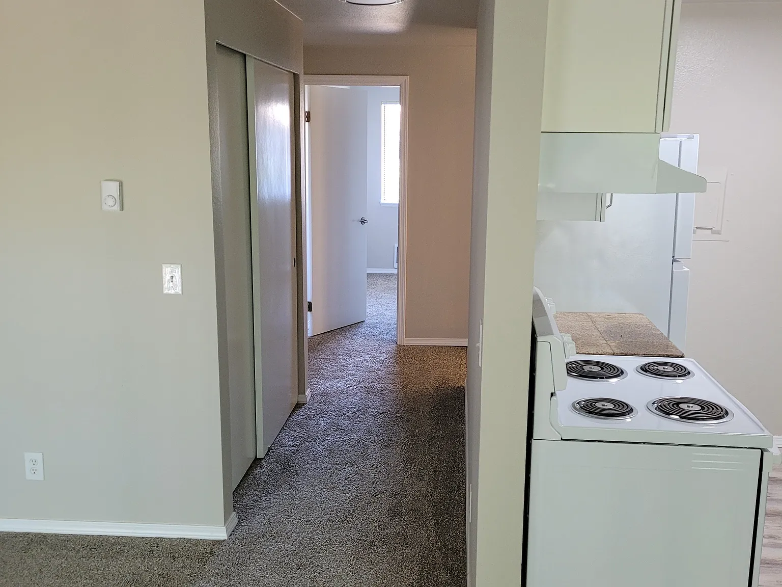 2 bed, 760 sqft, $1,300 — Photo 4