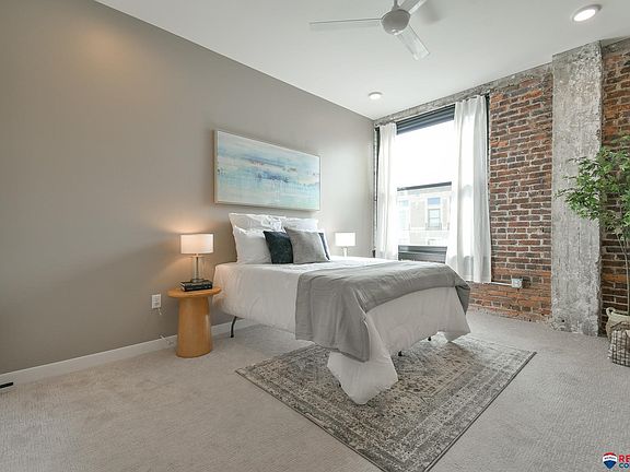 3rd image of 947 O St #804
