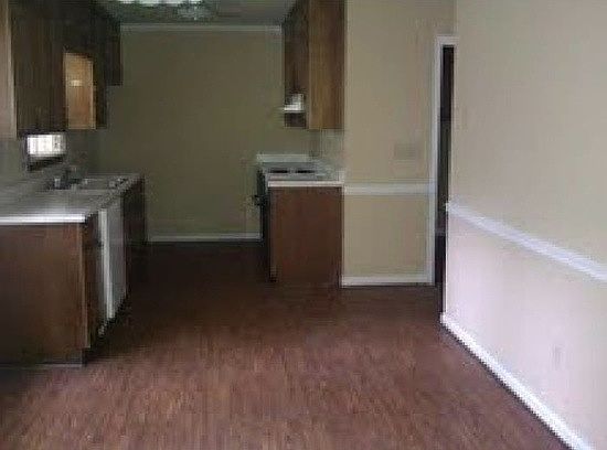 4th image of 1627 Sugarmaple Ln SW