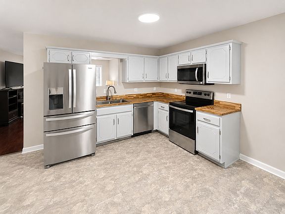 4th image of 954 Winesap Rd