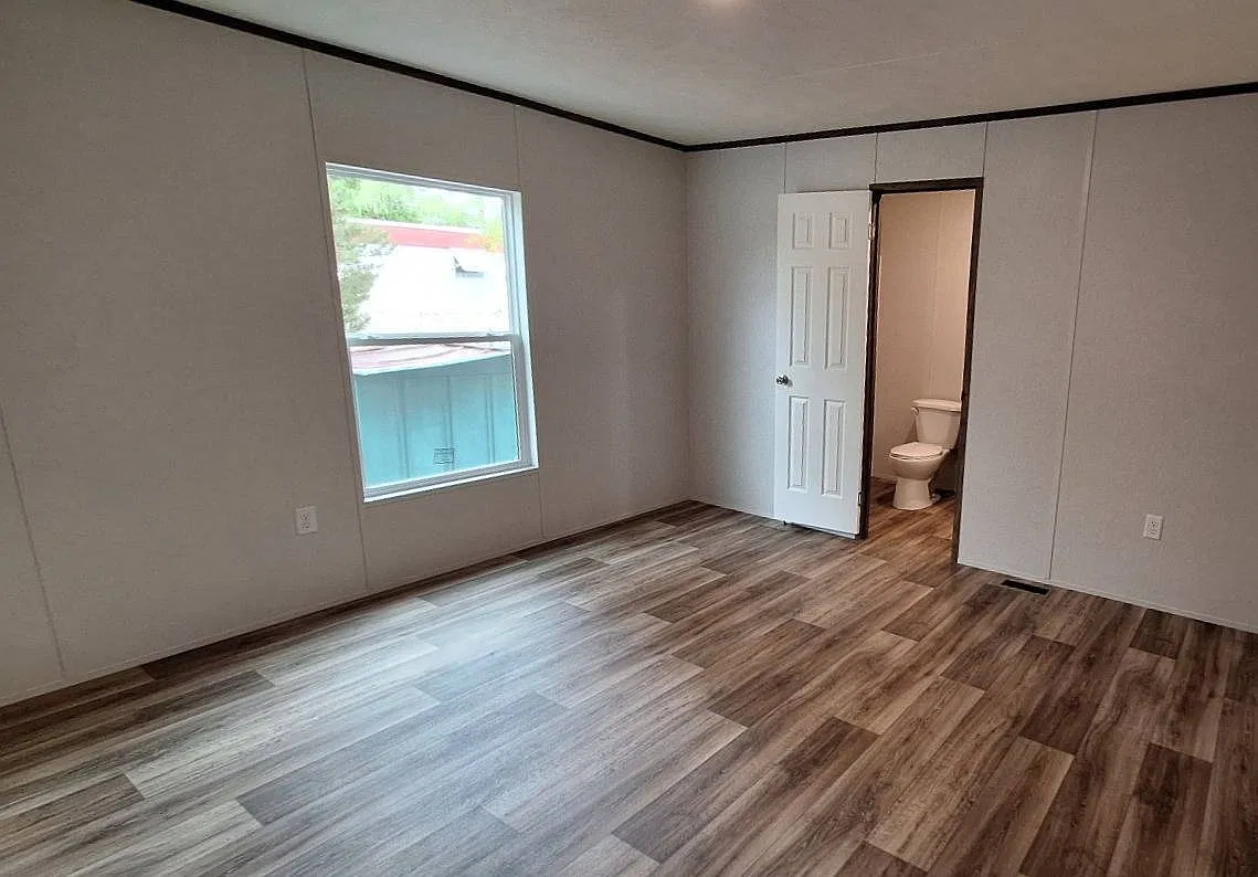 3 bed, 2.0 bath, 880 sqft, $1,185 — Photo 4
