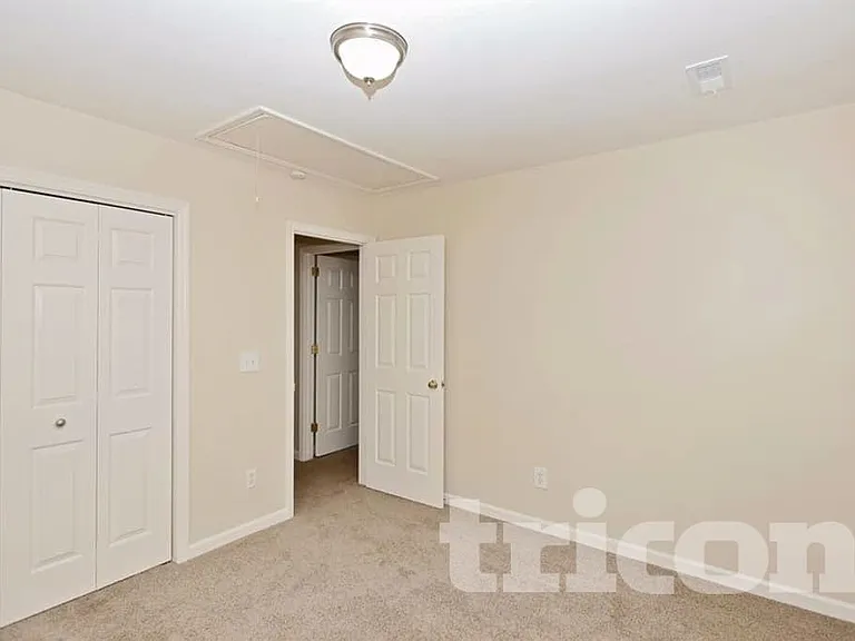 105 Saddlebridge Ln — Photo 9