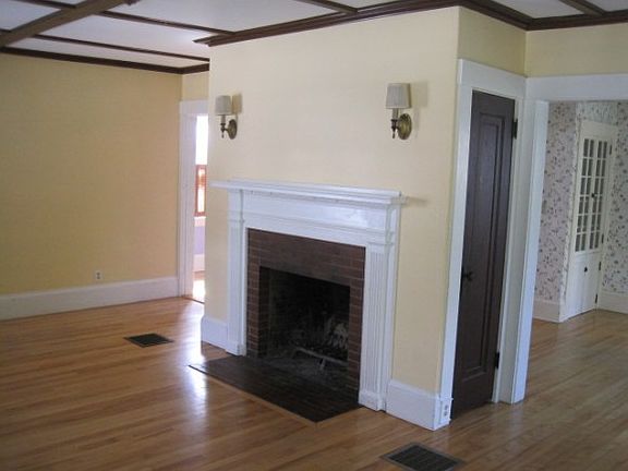 5th image of 15 Beaver St