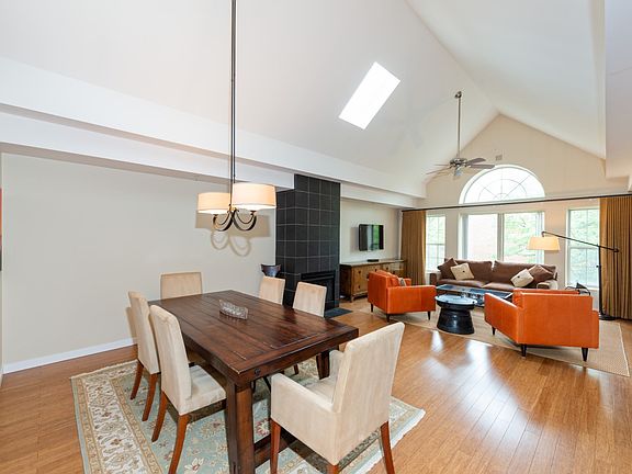 Living Room / Dining Room