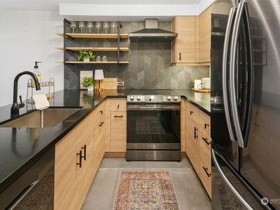9200 Greenwood Avenue #207, Seattle, WA, 98103