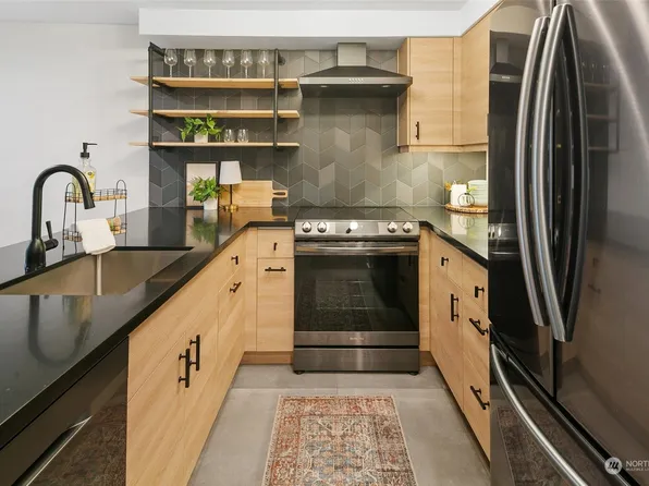 9200 Greenwood Avenue #207, Seattle, WA 98103