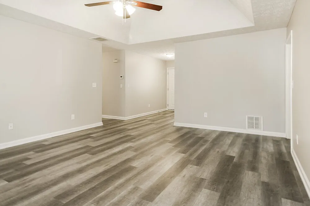 3 bed, 2.0 bath, 1683 sqft, $2,255 — Photo 3