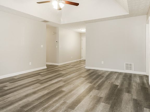 3rd image of 229 Clearwater Dr
