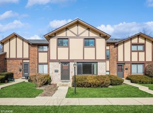 18W276 16th St, Villa Park, IL