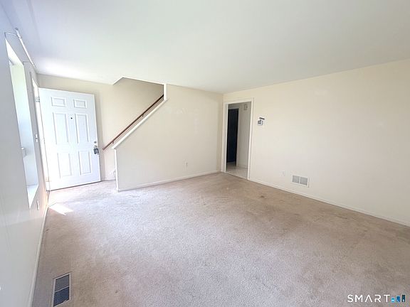 3rd image of 6 Larkspur Ln #6