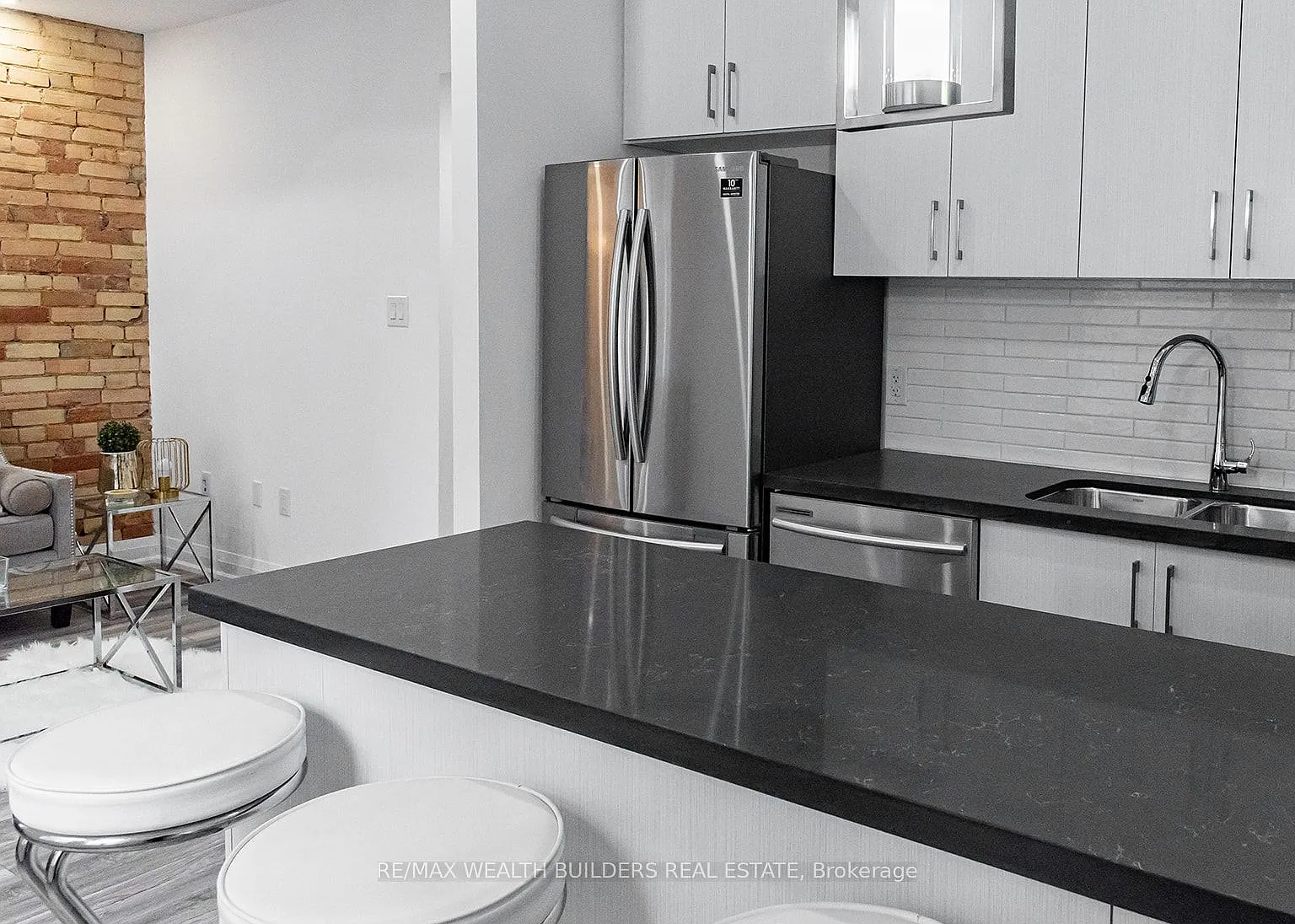 1 bed, $2,000 — Photo 2