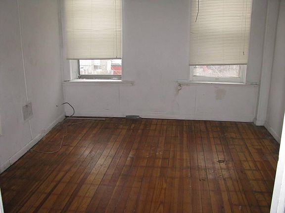 5th image of 4231 Lee Ave