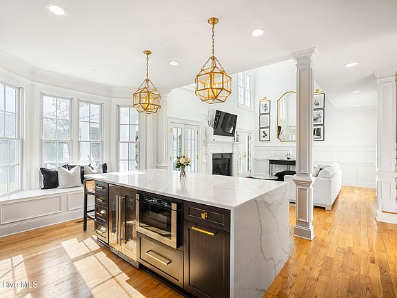 4th image of 1105 Turnberry Lane