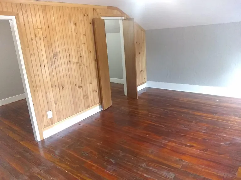 605 Spring St — Photo 3