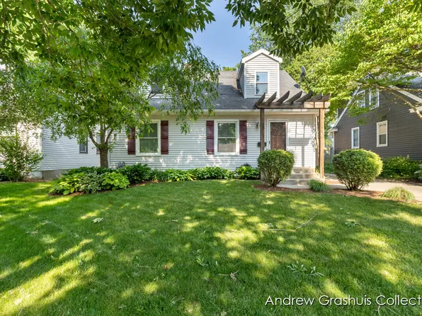 1142 Orchard Ave SE, East Grand Rapids, MI 49506