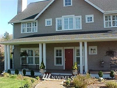 1st image of 9805 NE Hilltop Drive