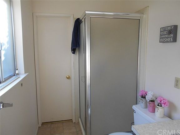 5th image of 460 Broadway Ave