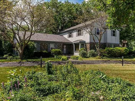 3rd image of 2148 Shaw Woods Dr