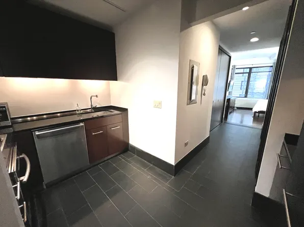 40 Broad Street 21C image 2 of 11