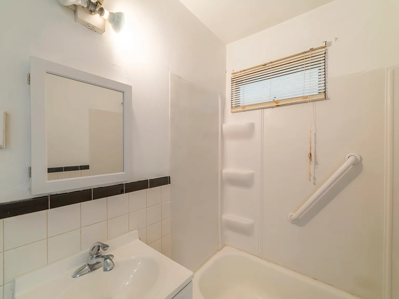 1 bed, $1,000 — Photo 3