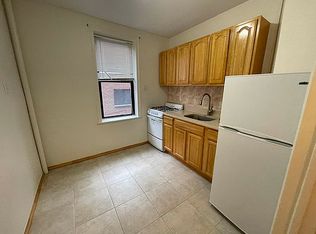 43-17 165th St #2A, Flushing, NY 11358