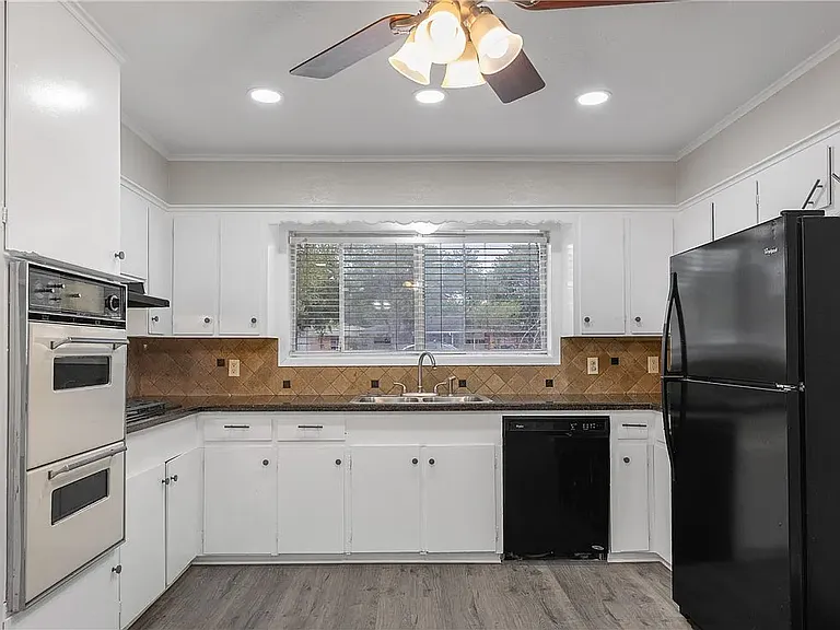 1312 Timm Dr — Photo 9