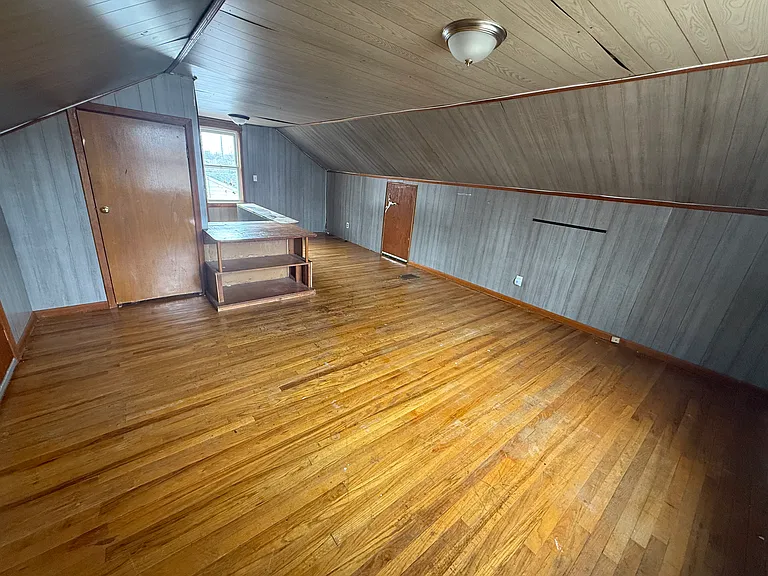 9030 Plainview Ave — Photo 10