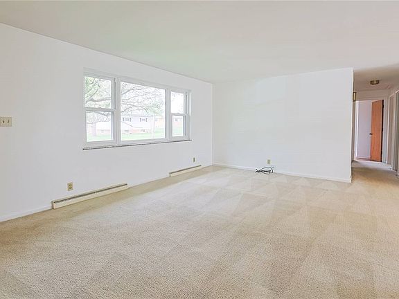 5th image of 452 Cookston Ave