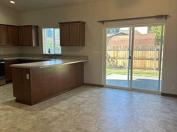 Breakfast Nook/Dining