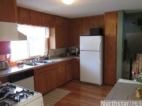 4th image of 1015 N Miller Ave