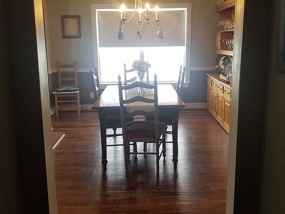 5th image of 1024 Kelly Creek Way