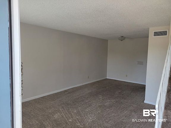 3rd image of 210 Halsey St