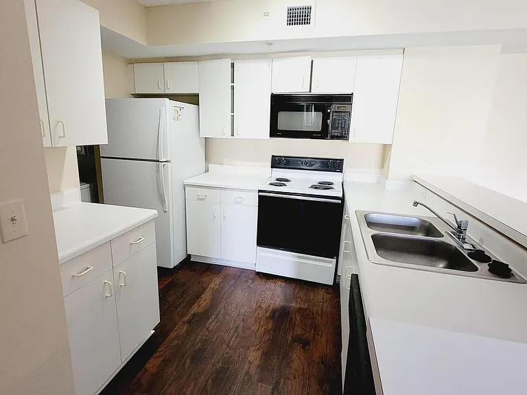 2640 S University Dr #222 — Photo 6