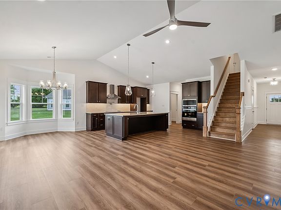 5th image of 114 Logan Way