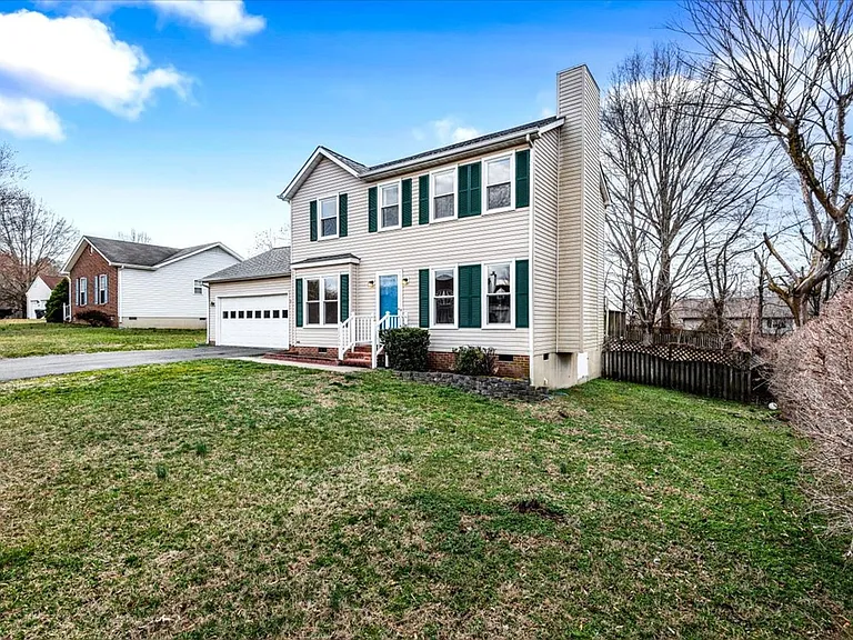10704 Live Oak Ct — Photo 2