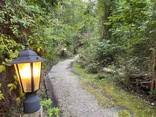 20478 Kalklosch Rd, Logan, OH 43138