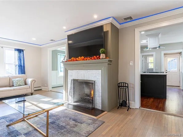 18 Fenway Street, Stamford, CT 06902